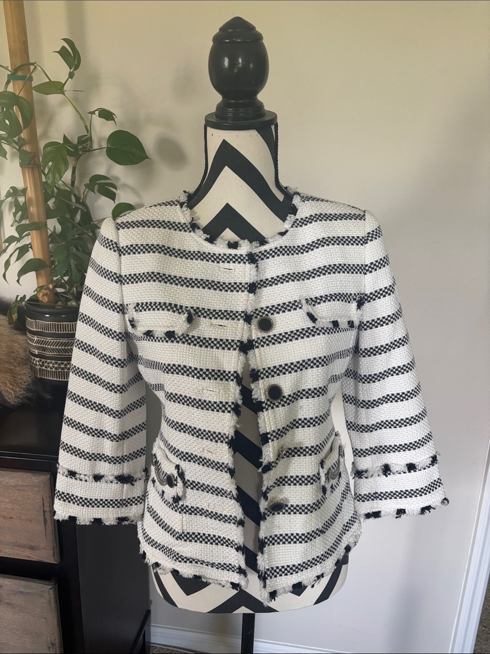 White House Black Market Black & White Striped Bouclé Jacket sz 2